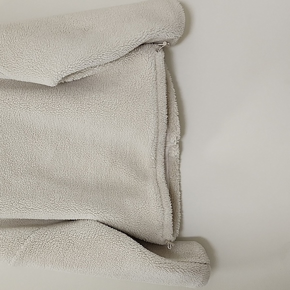 Alo Yoga womens Flurry Sherpa Jacket Faux Fur Coat Size Medium - Picture 15 of 17